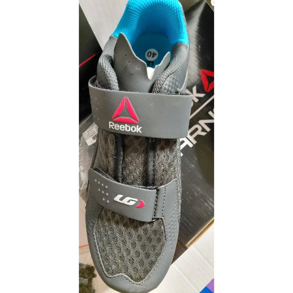 NWOT - Garneau Women’s Gray Athletic Cycling Shoes with Blue Accents Size 9